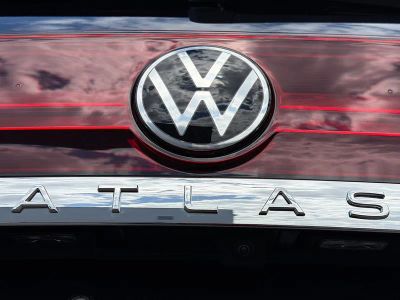 2026 Volkswagen Atlas — photo 11 view