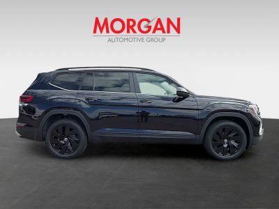 2026 Volkswagen Atlas — side profile view