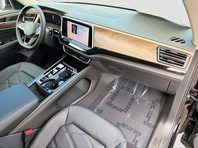 2026 Volkswagen Atlas — photo 14 view