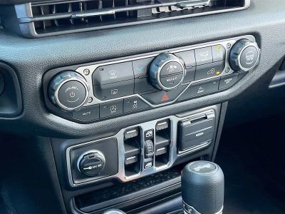 2026 Jeep Wrangler — photo 15 view