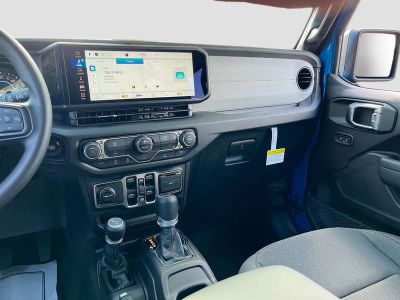 2026 Jeep Wrangler — photo 20 view