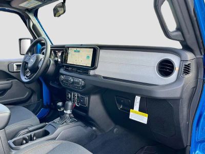 2026 Jeep Wrangler — photo 25 view