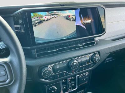 2026 Jeep Wrangler — photo 13 view