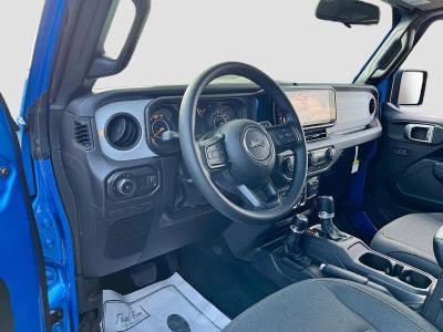 2026 Jeep Wrangler — photo 9 view