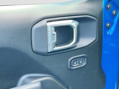 2026 Jeep Wrangler — photo 17 view