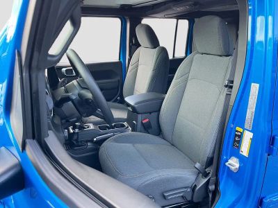 2026 Jeep Wrangler — photo 18 view
