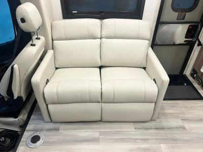 2026 Thor Motor Coach DELANO — photo 14 view