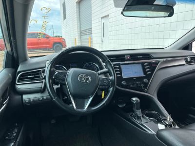 2020 Toyota Camry - Photo 2