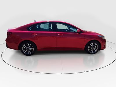 2024 Kia Forte — photo 8 view
