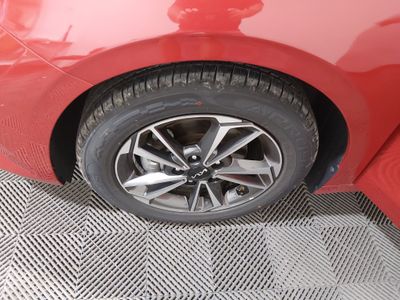 2024 Kia Forte — photo 10 view