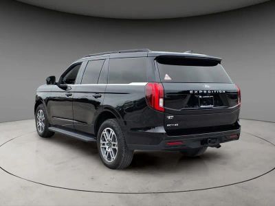 2025 Ford Expedition — rear three-quarter view