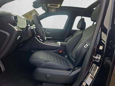 2026 Mercedes-Benz GLC 300 - Photo 2