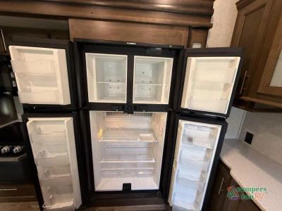 2019 Keystone RV Cougar — photo 9 view