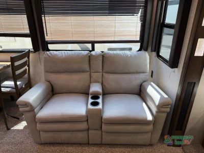 2019 Keystone RV Cougar — photo 20 view