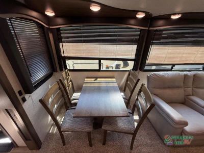 2019 Keystone RV Cougar — photo 23 view