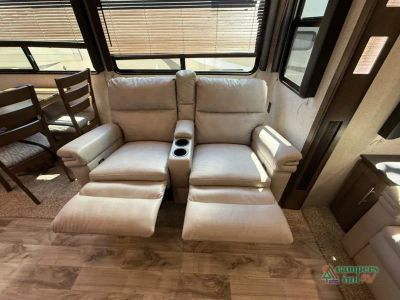 2019 Keystone RV Cougar — photo 21 view