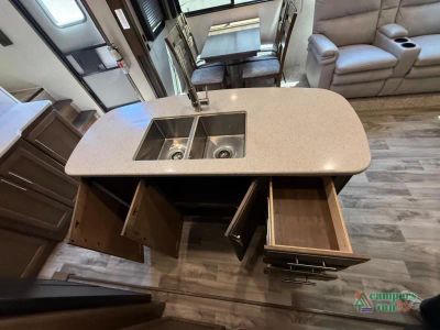 2019 Keystone RV Cougar — photo 16 view