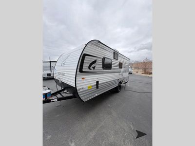 2026 Wayfinder RV Go Play — rear three-quarter view