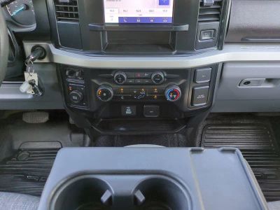 2025 Ford F-250SD — photo 19 view