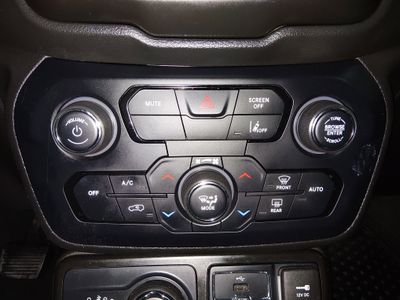 2023 Jeep Renegade - Photo 18