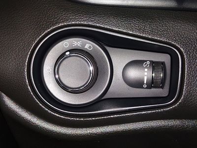 2023 Jeep Renegade - Photo 13