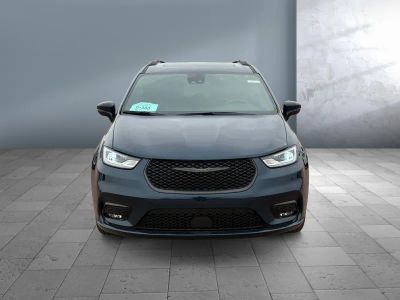 2025 Chrysler Pacifica - Photo 2