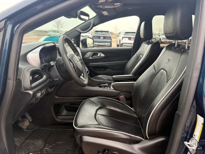 2025 Chrysler Pacifica - Photo 9