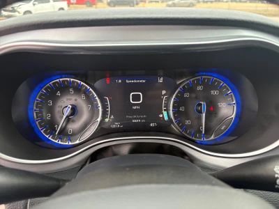 2025 Chrysler Pacifica - Photo 10