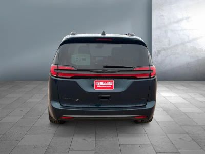 2025 Chrysler Pacifica - Photo 5
