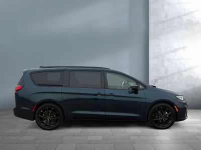 2025 Chrysler Pacifica - Photo 7