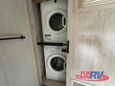 2022 Forest River RV Sandpiper Luxury - Photo 17