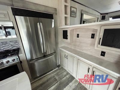 2022 Forest River RV Sandpiper Luxury - Photo 11