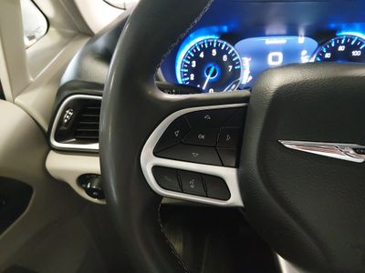 2024 Chrysler Pacifica — photo 9 view