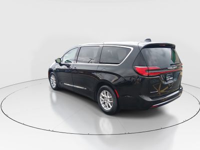 2024 Chrysler Pacifica — detail view