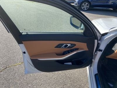 2025 BMW 3 Series - Photo 12