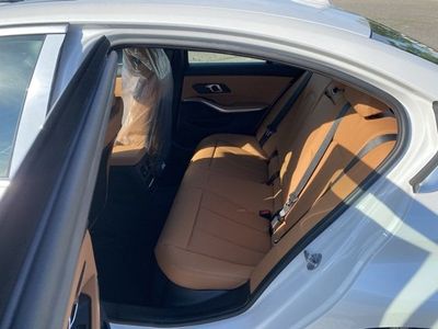 2025 BMW 3 Series - Photo 7