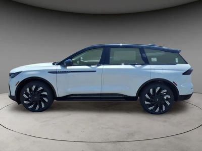 2026 Lincoln Nautilus — side profile view