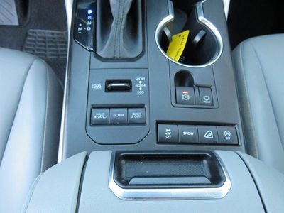 2022 Toyota HIGHLANDER - Photo 25
