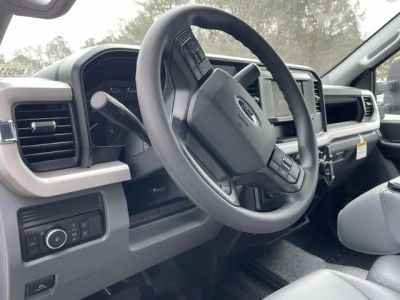 2026 Ford F-450SD - Photo 14