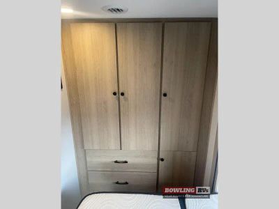 2025 Sunseeker MBS 2400DSB — photo 25 view