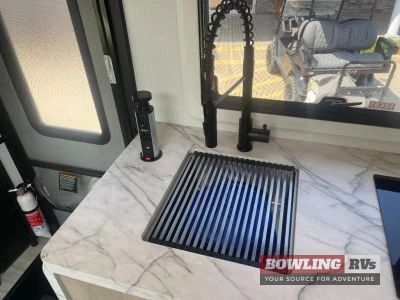 2025 Sunseeker MBS 2400DSB — photo 32 view