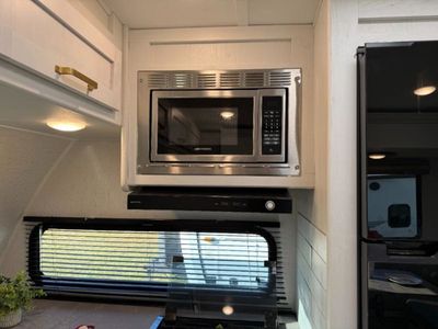 2023 Dutchmen Astoria — photo 14 view