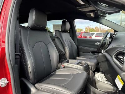 2026 Chrysler Pacifica — photo 28 view