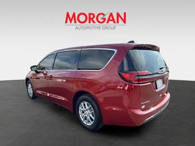 2026 Chrysler Pacifica — detail view