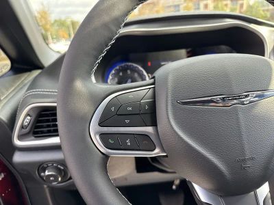 2026 Chrysler Pacifica — photo 15 view