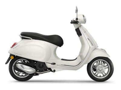 2024 Vespa Primavera 150 — front three-quarter view