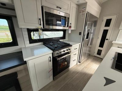 2026 Jayco Pinnacle - Photo 13