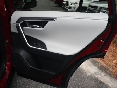 2024 Toyota RAV4 - Photo 21