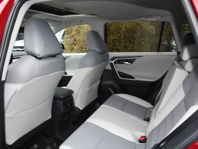2024 Toyota RAV4 - Photo 17