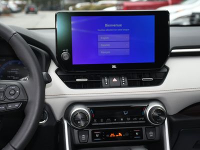 2024 Toyota RAV4 - Photo 18